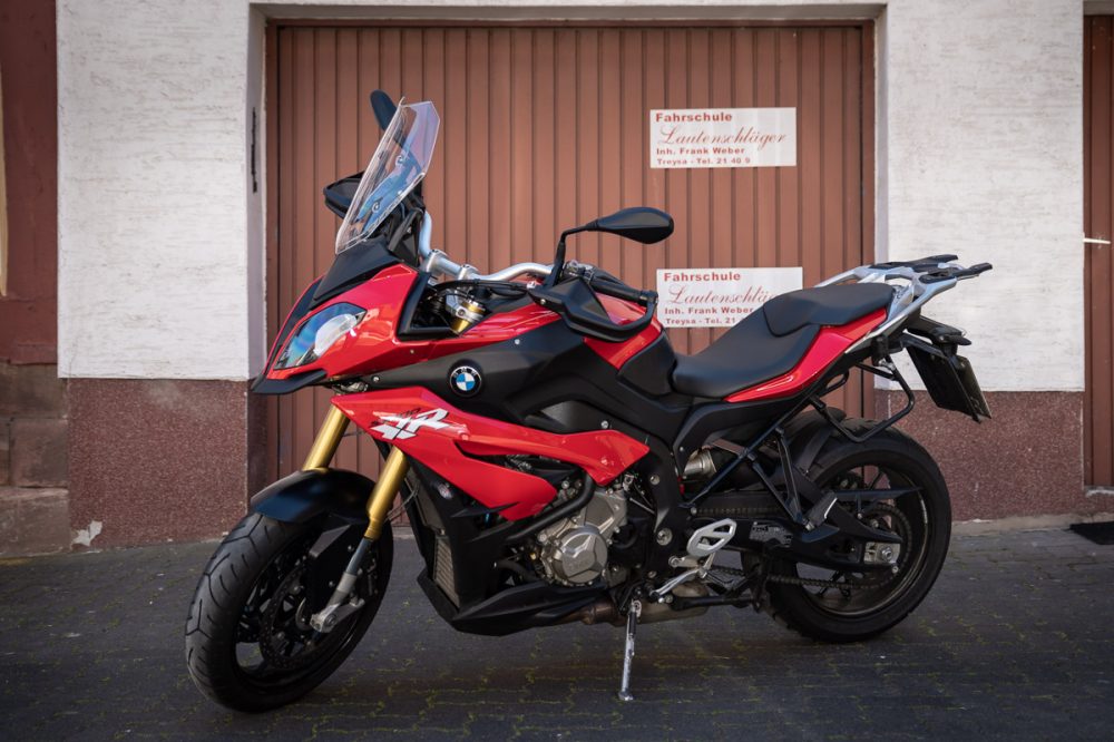 Fahrschule Lautenschläger: Rote BMW XR 1000 Fahrschule Lautenschläger: Rote BMW XR 1000