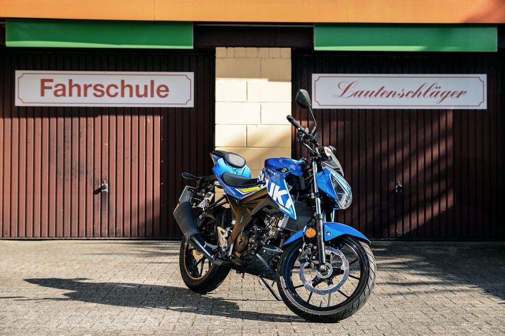 Fahrschule Lautenschläger: Blaue Suzuki GSX S125 Fahrschule Lautenschläger: Blaue Suzuki GSX S125